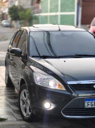 FORD FOCUS 2.0 TITANIUM HATCH 16V FLEX 4P AUTOMÁTICO